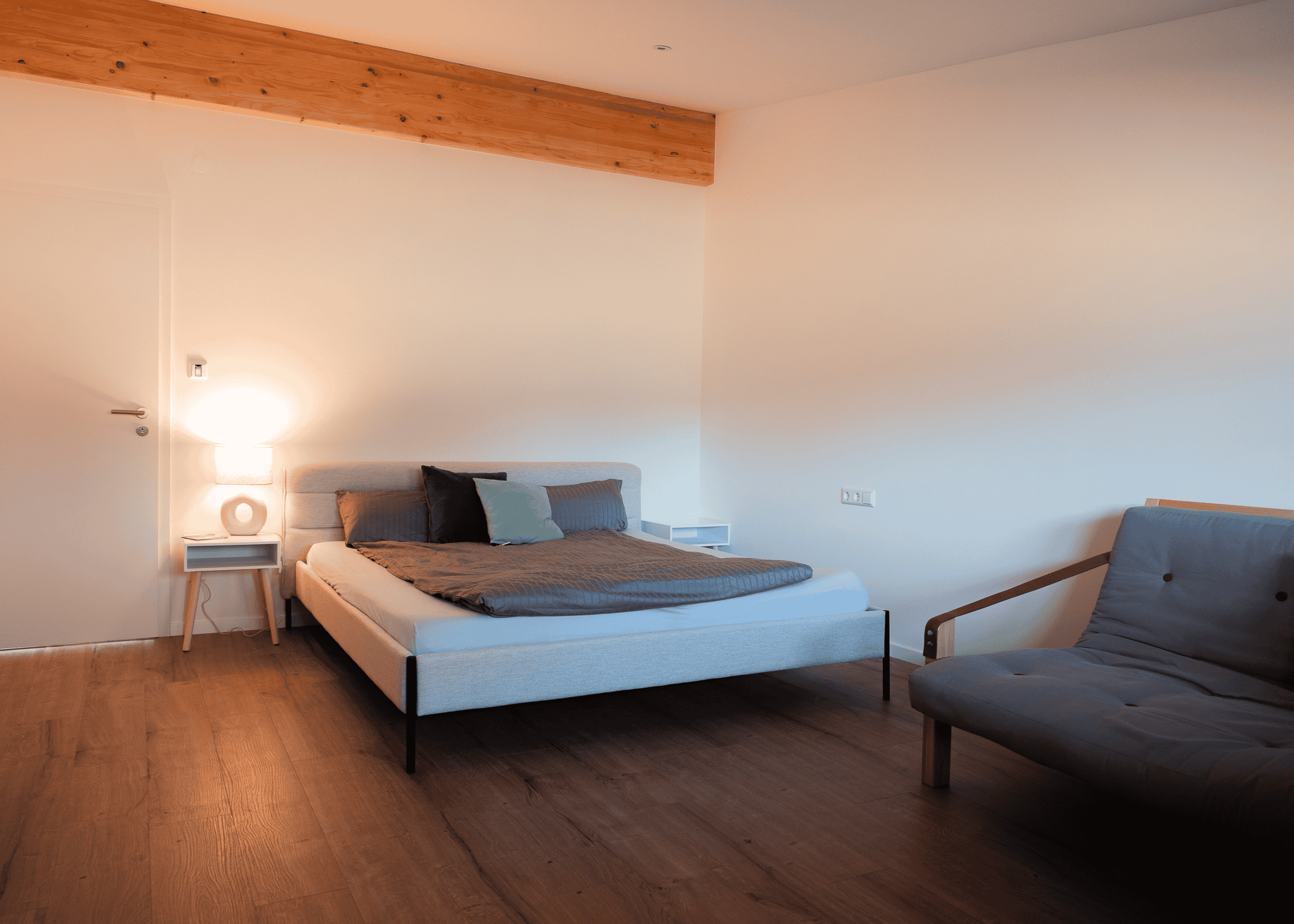 Ausschnitt eines der zwei Curl Bites Schlafzimmer